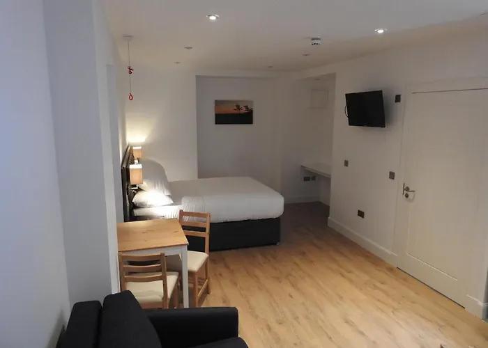 House Of Juniper - Luxury Accessible Apartment