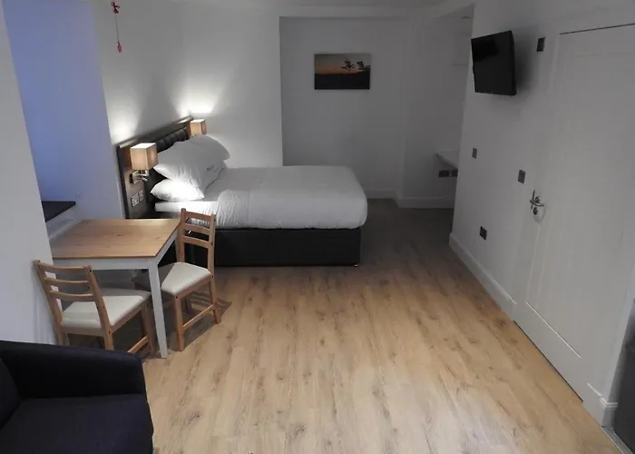 House Of Juniper - Luxury Accessible Apartment